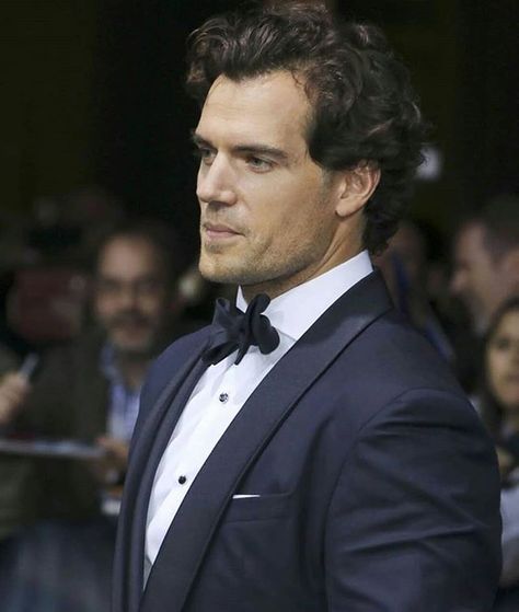 Henry in a suit makes me weak every time . . -tags- @henrycavill #henrycavill #henry #cavill #model #mi6 #handsome #followpost #gainpost… Men Eyes, Curly Men, Zack Snyder Justice League, Strong Woman Tattoos, Beautiful Women Quotes, Handsome Men Quotes, Men Quotes Funny, Love Henry, Handsome Arab Men