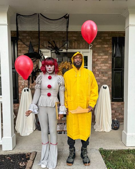 Pennywise & Georgie 🎈 #couplecostumes Pennywise Georgie, Couples Costumes, Quick Saves