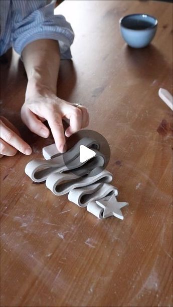 Hand Built Pottery Ornaments, Winter Air Dry Clay Projects, Easy Christmas Pottery Ideas, Clay Chimes Diy, Air Clay Crafts Ideas, Pottery Advent Wreath, Christmas Air Clay Ideas, Christmas Pottery Handmade, Ceramics Projects Handbuilding Pottery Ideas