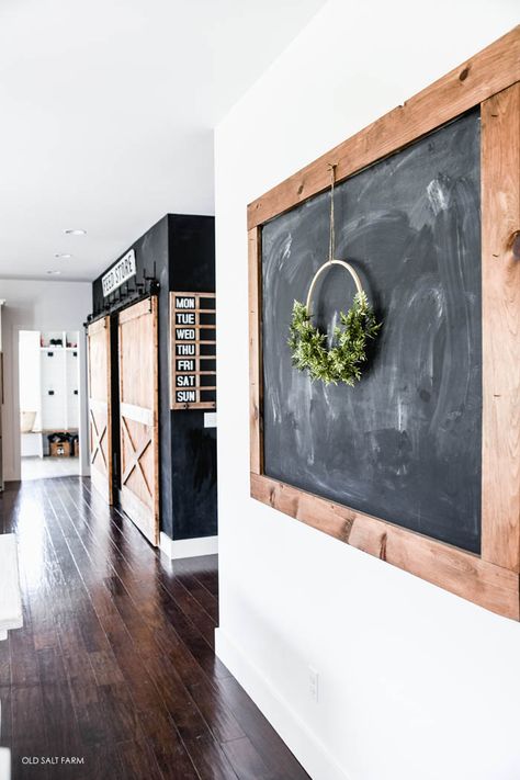 Giant Chalkboard, Diy Wall Hooks, Chalkboard Wall Bedroom, Kitchen Chalkboard, Large Chalkboard, Chalk Wall, Mirror Frame Diy, Deco Nature, Diy Chalkboard