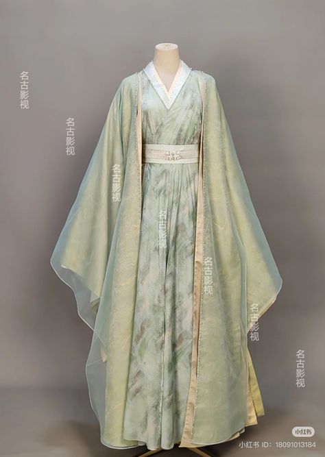 Traditional Chinese Hanfu, Ethereal Jewelry, Traditional Asian Dress, Hanfu Traditional, China Clothes, Hanfu Dress, Fantasy Gowns, Fashion Aesthetics, Chinese Clothing