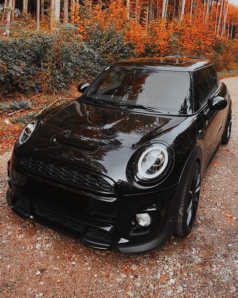 Mini Cooper S F56 on Instagram: “Hi 👋🏻” Mini Cooper Countryman Aesthetic, Mini Cooper Aesthetic Black, Mini Cooper Jcw, All Black Mini Cooper Countryman, Black Mini Cooper, Mini Cooper Sport, Mini Cooper Custom, Cooper Car, Mini Cooper 2 Door