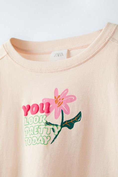 FLOWER TEXT T-SHIRT - Green | ZARA United States Flower Text, Zara Looks, Text Tshirt, Disney Print, Pretty Shirts, Cardigan Sweater Jacket, Embroidered Shirt, Trouser Jeans, Floral Shirt