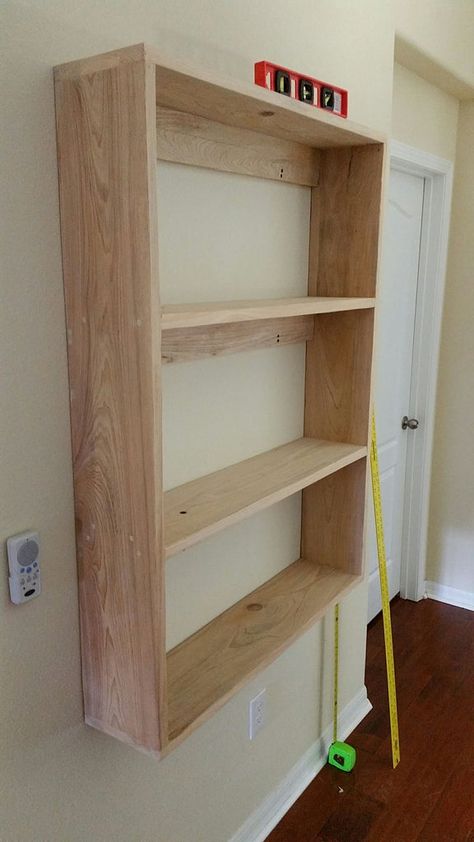 Diy Floating Bookshelf Wall, Diy Wall Mount Bookshelf, Diy Bookshelf Floating, Diy Floating Bookcase, Book Shelves Diy Creative Bookshelves, Wall Bookcase Diy, Floating Bookshelves Diy, Wall Mount Bookshelf, Diy Floating Bookshelf