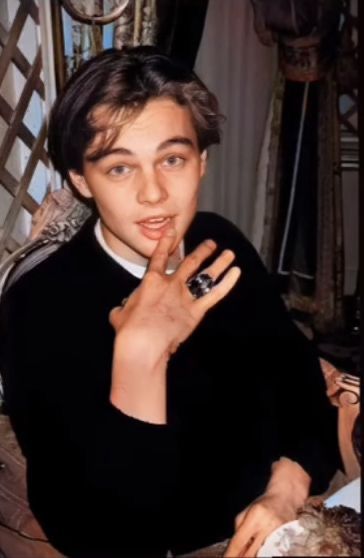 Black 90s Movies Aesthetic, Leonardo Dicaprio Funny, Leonardo Dicaprio 90s, Jack Dawson, Young Leonardo Dicaprio, 90s Men, Leo Love, Leo Dicaprio, Black Sabbath