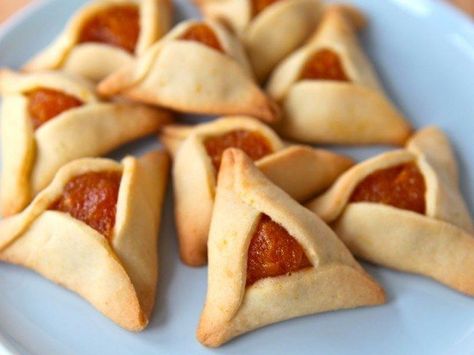 Pointy HAMANTASCHEN Apricot Pastry, Best Hamantaschen Recipe, Apricot Desserts, Hamantaschen Recipe, Apricot Recipes, Traditional Sweets, Bake Goods, Baking Tutorial, Delectable Desserts