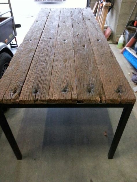 Dining Table Painted, Rustic Dining Room Table, Rustic Chic Decor, Rustic Wood Furniture, Dining Room Style, Deco Luminaire, Casa Country, Metal Furniture Design, Rustic Dining Room