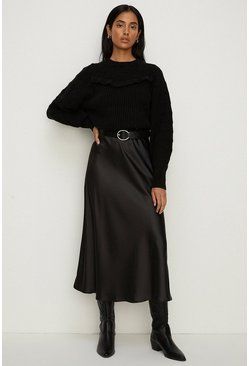 Satin Midi Skirt Outfit Evening, Black Bias Skirt Outfit, Black Silk Midi Skirt Outfit, Silk Dress Outfit Ideas, Black Satin Midi Skirt Outfit, Satin Midi Skirt Outfits, Silk Dress Outfit, Teaching Fits, Midi Skirt Outfit Winter