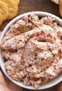 Keto Ham Salad, Ham And Spinach Quiche, Bologna Salad, Teen Club, Sandwich Spread Recipes, Bologna Recipes, Keto Sandwich, Ham Salad Recipes, Keto Salads