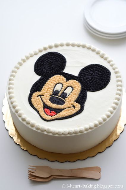 Mickey Mouse Face Cake, Kue Mickey Mouse, Bolo Do Mickey Mouse, Cupcakes Minnie Mouse, Mickey Birthday Cakes, Round Birthday Cakes, Mickey Mouse Face, Bolo Mickey, Face Cake