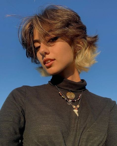 L o r e e e h h Short Grunge Hair, Hair Inspiration Short, Shot Hair Styles, Fluffy Hair, Short Hair Haircuts, Dye My Hair, Cut My Hair, Hair Inspo Color, Grunge Hair