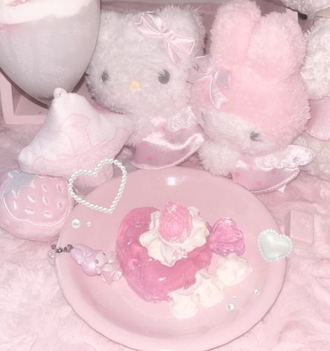 Creepy Cute Aesthetic, Cute Pink Background, Whatsapp Wallpaper Cute, Soft Pink Theme, Kawaii Cooking, Whatsapp Wallpaper, Kawaii Core, Aesthetic Roblox Royale High Outfits, Pink Life