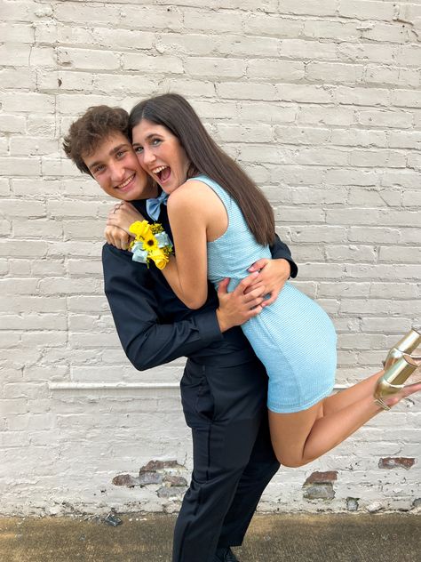 Hoco Posses With Bf, Homecoming Photo Poses Couple, Hoco Poses Couple Funny, Cute Hoco Poses With Boyfriend, Homecoming Poses With Boyfriend, Hoco Boquets, Homecoming Couple Poses, Couple Hoco Poses, Hoco Date Pictures