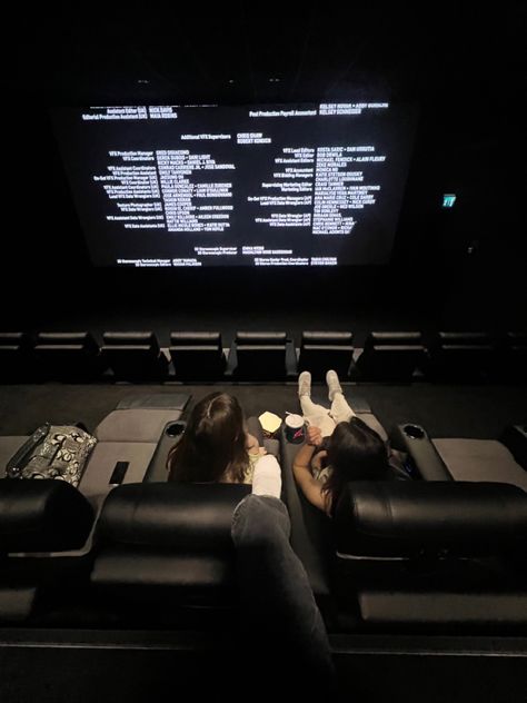 Friends At Movie Theater, Going To The Movies Aesthetic, Movie Theater Aesthetic Friends, Cinema Aesthetic Friends, Watching Films Aesthetic, At The Movies With Friends, Movie Theater Night, Movie Watching Aesthetic, Cinema With Friends