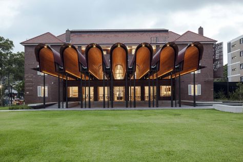 Green Square cultural precinct ‘breathes new life’ into heritage hospital buildings | ArchitectureAU Peter Stutchbury, Architecture Renovation, Steel Cladding, Renovation Architecture, Recycled Brick, Architectural Designer, Best Architecture, Public Architecture, Australian Architecture