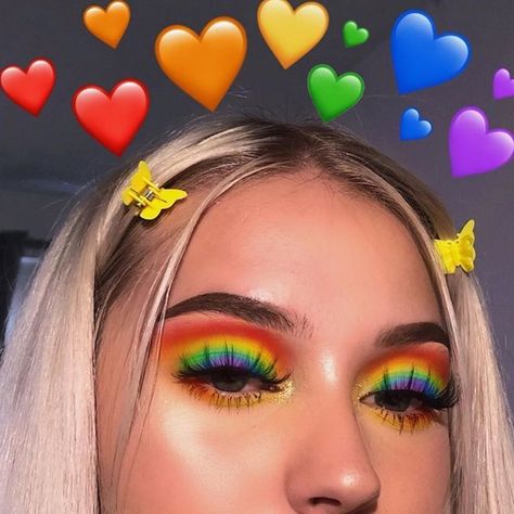 Rainbow Makeup Looks, Black Eyeshadow Makeup, Red Eyeshadow Makeup, Koleksi Makeup, Rainbow Eye Makeup, Make Up Designs, Rainbow Eyeshadow, Bright Eye Makeup, Eye Makeup Palette