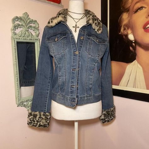 Gorgeous Y2K fur trim denim inspired jacket 🖤❣️🌹I... - Depop Fur Zip Up, Fur Trim Coat Outfit Y2k, Y2k Denim Jacket, Jean Jacket With Fur, Fur Trim Coat Y2k, Denim Fur Jacket, Y2k Faux Fur Jacket, Y2k Fur Trim Jacket, Fur Denim Jacket