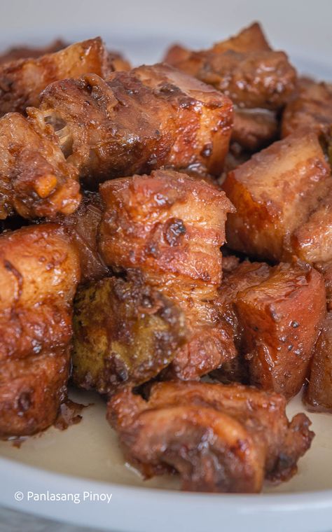 Nagmamantikang Pork Adobo Pinoy Ulam Ideas, Pork Belly Adobo Recipe Filipino, Pork Belly Adobo, Filipino Pork Adobo, Pork Adobo Recipe, Biko Recipe, Panlasang Pinoy Recipe, Food Filipino, Hawaiian Foods