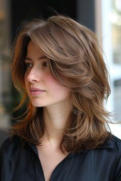 Layering Haircut For Medium Hair, Best Haircuts For Volume, Medium Size Hairstyles, Medium To Short Layered Haircuts, Layered Haircuts For Medium Hair Brown, Haircut For Shoulder Length Hair Layered, Haircut Inspo Short Layered, Hair Styles Layers Medium, Shoulder Length Hair Volume