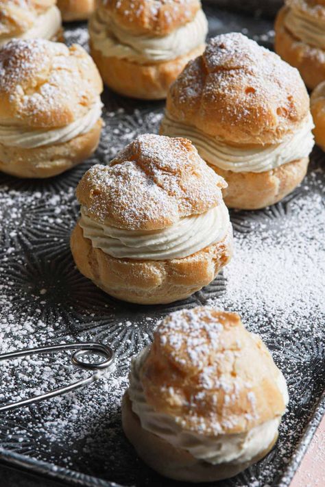 Creme Recipe, Cream Puff Filling, Puffed Pastry, Puff Dessert, Chewy Sugar Cookie Recipe, Classic French Desserts, French Dessert Recipes, Cream Puff Recipe, Puff Recipe