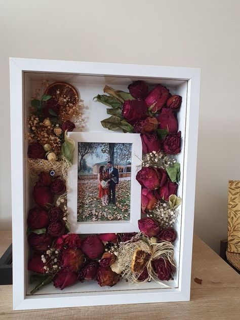 65 Romantic Homemade DIY Christmas Gifts for Boyfriend he'll Treasure Forever Roses In Shadow Box Diy, Dried Roses In Shadow Box Diy, Shadow Box Roses Dried Flowers, Shadow Box Ideas Flowers, Diy Memorial Gifts Creative Crafts, Roses Shadow Box Ideas, Shadow Box Roses, Rose Shadow Box Diy, Ideas For Dried Roses