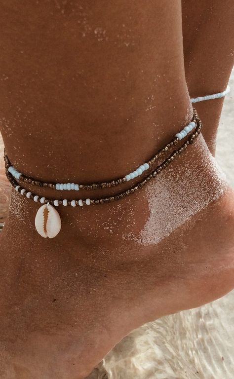 ankle heels;anklets summer;boho ankle bracelets;diy ankle bracelets;friendship anklets;ankle bracelets beach; Braided Anklets, Friendship Anklets, Anklets Summer, Anklets Gold, Ankle Brace, Ankle Bracelets Diy, Bracelets Friendship, Unmarried Women, Ankle Braces