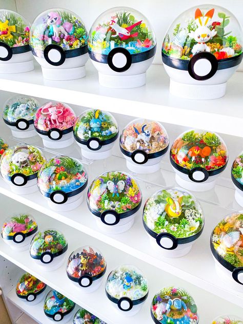 Pokeball Terrarium Army by TheViridianRealm on DeviantArt Pokeball Terrarium, Pokemon Terrarium, Ideas Regalos, Christmas List, 3d Print, Terrarium, This Summer, 3d Printing, Lego