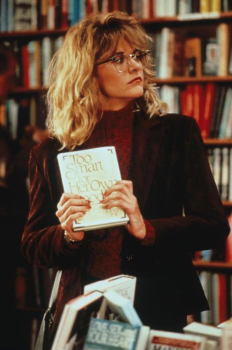 Sally Draper Outfits, Nora Ephron Style, Meg Ryan Autumn, Nora Ephron Fall, Romantic Comedy Aesthetic, Meg Ryan Outfits 90s, Norah Ephron Aesthetic, Meg Ryan Fall Aesthetic, Nora Ephron Aesthetic Outfits