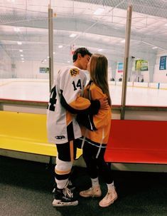 Vsco Couples, Hockey Girlfriend, Goals Couple, Bae Goals, Couple Things, Couple Goals Teenagers, Goals Pictures, Foto Tips, Boyfriend Goals