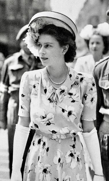 Queen Elizabeth 2 Princess Lilibet, Elizabeth Windsor, Birthday Queen Crown, Young Queen Elizabeth Ii, Queen Elizabeth 2, Elizabeth Queen, Young Queen Elizabeth, Queen Elisabeth, Queen Hat