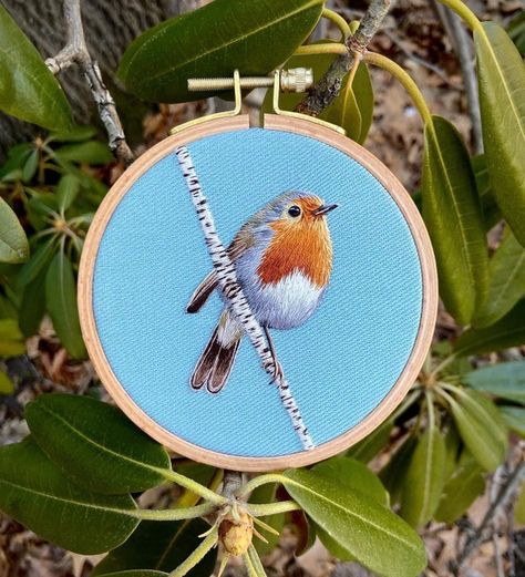 Robin Embroidery Pattern, Bark Embroidery, Robin Embroidery, Realistic Embroidery, European Robin, Animals Embroidery, Birds Embroidery Designs, Embroidery Wall Art, Needlework Crafts