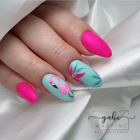 Flamingo Nail Art Designs, Flamingo Inspired Nails, Tropical Floral Nail Designs, Summer Hot Nails, Pink Flamingo Nail Art, Summer Nails With Pink, Flamingos Nails, Flamingo Pink Nails, Flamingo Nails Designs