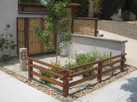 Japanese Backyard, Japanese Fence, Modern Japanese Garden, Japanese Inspired Garden, House Fence Design, Japanese Zen Garden, Japanese Garden Design, Fence Styles, Asian Garden