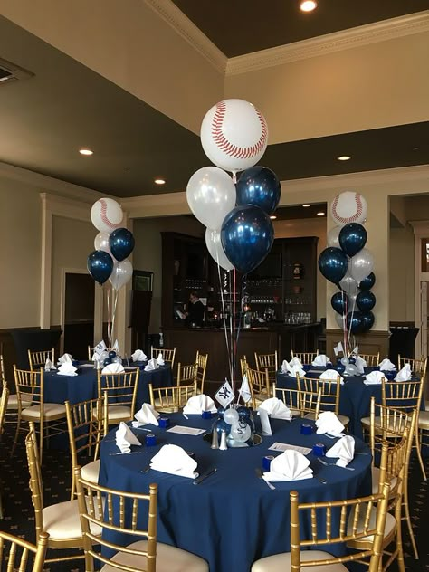 Baseball Theme Centerpieces Diy, Sports Banquet Balloons, Mets Party Ideas, Elegant Baseball Theme Party, Sport Theme Centerpieces, Dodger Theme Centerpieces, Baseball Theme Centerpiece Ideas, Baseball Balloon Centerpieces, Baseball Centerpiece Ideas Banquet