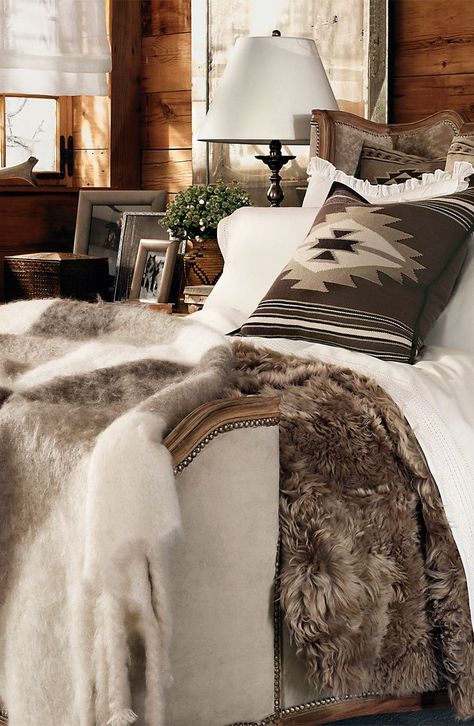 Glamorous Bedding, Winter Bedroom Decor, Winter Bedroom, Cabin Bedroom, Home Luxury, Lodge Decor, Cool Ideas, Remodel Bedroom, Beautiful Bedrooms