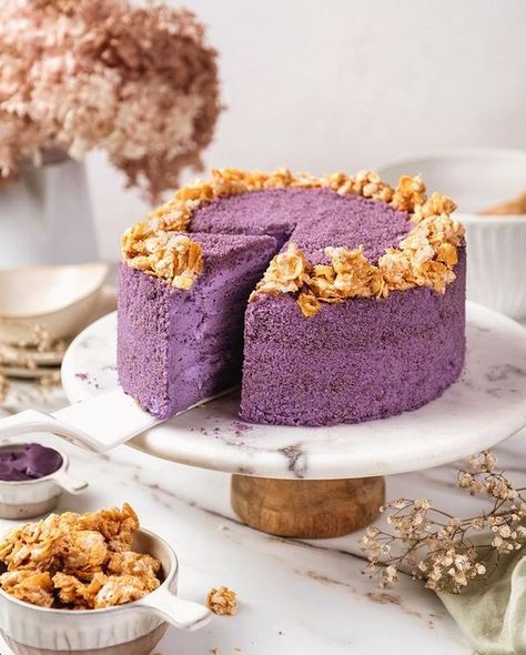 Purple yam (Ube) Cake ~.~ Ube Cake, Purple Yam, Beautiful Food, Vanilla Cake, Vegetarian Recipes, Vanilla, Cake, Purple, Instagram