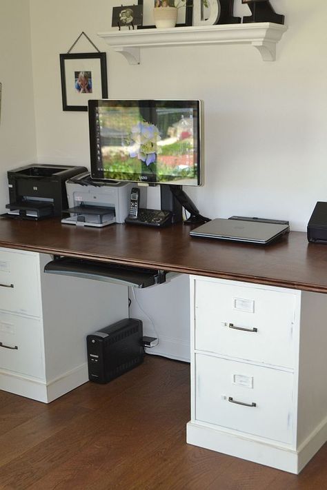 Desk Made From Cabinets, Diy File Cabinet Desk Ideas, Desk Made From File Cabinets, Easy Diy Desk With Storage, Diy Desk Filing Cabinet, Diy Work Desk Ideas, Diy Office Desk With Filing Cabinets, Desk Made With Filing Cabinets, Homemade Desk Ideas Home Office