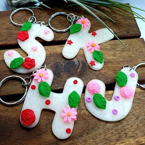 Clay Alphabet Letters, Polymer Clay Initial Keychain, Polymer Clay Keyring, Clay Keyring, Handmade Keyrings, Clay Embellishments, Silver Keychain, Clay Polymer, Long Acrylic