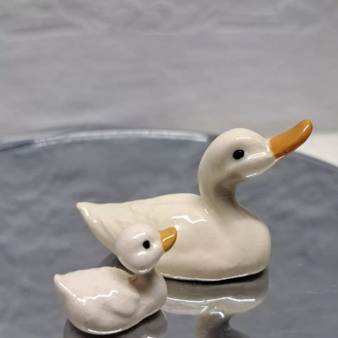 Hagen Renaker VTG Miniatures White Mama Duck & Her Duckling | eBay Hagen Renaker Miniatures, Ceramics Duck, Polymer Clay Duck, Clay Duck, Ceramic Duck, Hagen Renaker, Modelling Clay, Diy Ceramic, Pottery Crafts