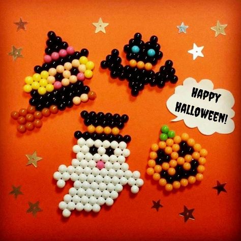 Aquabeads USA on Instagram: “Have a safe and happy Halloween! 🎃👻🍬” Aquabeads Ideas, Hay Bale Art, Bead Loom Kits, Halloween Crafts Preschool, Easy Diy Halloween Decorations, Diy Perler Bead Crafts, Halloween Crafts Decorations, Halloween Beads, Aqua Beads