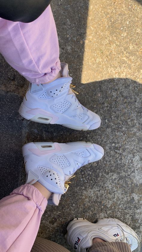 Jordan 6 Aesthetic, Jordan 6 Retro Outfit, Retro 6 Jordans Outfit Women, Jordan Retro 6 Outfit Women, Jordan 6 Outfit Woman, Jordans Collection, Tenis Jordan Retro, Jordans Outfit Women, Styling Jordans