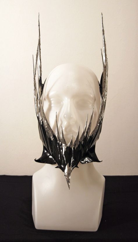 Masquerade Mask Metal, Mask Aesthetic Dark, Fantasy Mask Design, Chrome Clothing, Mask Concept Art, Chrome Aesthetic, Cyberpunk Jewelry, Halloween Costumes 2022, Metal Mask