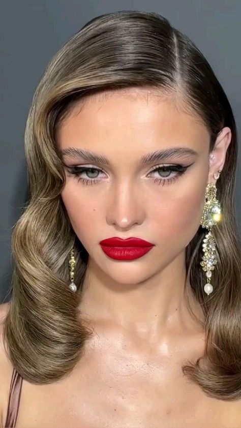 Hollywood Glamour Makeup, Old Hollywood Makeup, Hair Styling Ideas, Red Lipstick Makeup Looks, Hair Styles For Long Hair, Prom Dresses Cheap, Red Lips Makeup Look, Styles For Long Hair, Classy Makeup