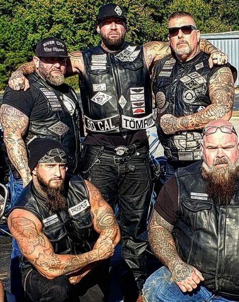 Mongols Mc, Motorcycle Suits Men, Biker Gangs, Biker Costume, Bike Gang, Leather Fashion Men, Biker Couple, Hot Biker Guys, Bike Leathers