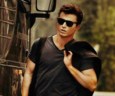 #Footloose (2011) - Ren McCormack Footloose 2011, Kenny Wormald, Xavier Samuel, 2011 Movies, Ray Ban Wayfarer, Ray Ban Aviator, The Perfect Guy, Film Serie, Man Crush