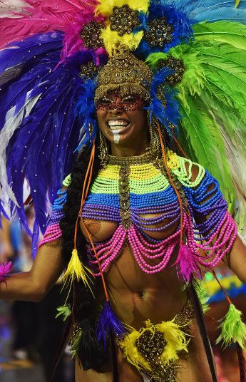 Nene de Perola Negra samba Rio Carnaval Outfit, Rio Carnival Dancers, Brazil Carnival Costume, Rio Carnival Costumes, Carnival Outfit Carribean, Carnival Dancers, Carnaval Outfit, Carnival Fashion, Old Film Stars