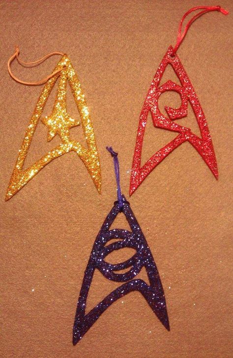 Star Trek Christmas, Star Trek Tattoo, Diy Swag, Star Trek Wedding, Nerdy Christmas, Geek Christmas, Frugal Christmas, Beaded Banners, Nerd Crafts