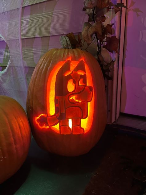 I carved a bluey pumpkin and thought i would share it here. When i was searching for designs to follow for bluey pumpkins, i pnly found one or two and they were not good enough for me! So i decided to do my own, freehanded and from scratch. It took me 2 hours and i had to tell myself to trust the process ALOT.. but i think it turned out great! Now there is another bluey pumpkin guide out there for yall to follow! Tag me if you share and/or recreate please! Id love to see!💞 Pumpkin Carving Ideas That Will Win, Hey Duggee Pumpkin Carving, Craving Ideas Pumpkin, Designs For Carving Pumpkins, Preppy Carved Pumpkin, Care Bear Pumpkin Carving, Pumkin Carving Bluey, Funny Pumpkins Carvings, Bluey Cartoon Pumpkin Carving