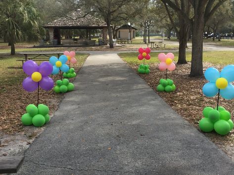 Standing Balloon Flowers | Just 2 Party Rental Balloon Stage Decorations, Park Pavilion Decorations, Park Party Decorations, Bride Scrapbook, Birthday Party At Park, Surprise Baby Shower, Spring Carnival, Park Birthday, Small Balloons