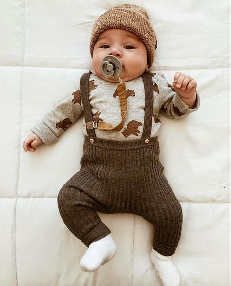 Slouch Headwear on Instagram: “Danilo’s whole outfit has us like 😍 He’s 3 1/2 months old and wearing our heather copper knit cuff beanie in the infant size. Remember to…” Foto Baby, Fashionable Baby Clothes, Baby Time, Baby Boy Fashion, Baby Outfits